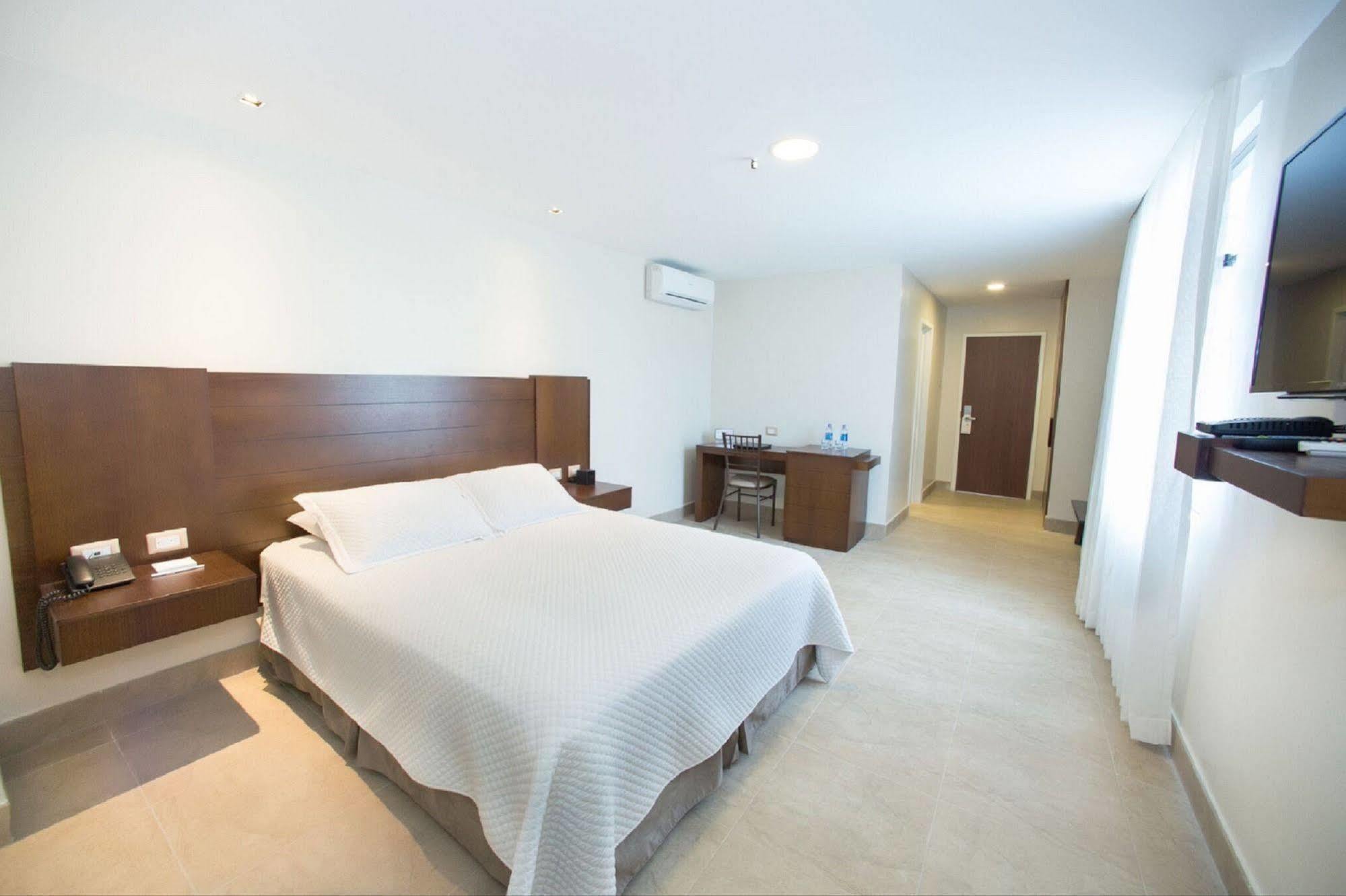 Hotel Marcelius กวายากิล ภายนอก รูปภาพ